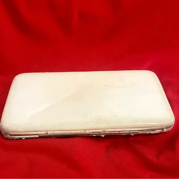 Women’s Nintendo Super Mario Hard Case Wallet - Picture 3 of 3